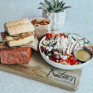 1/2 Greek Salad